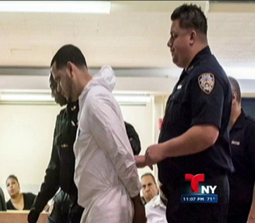 Presuntamente, Dionis Espinal apuñaló severamente a la joven dominicana, Katherine Germán, por celos.