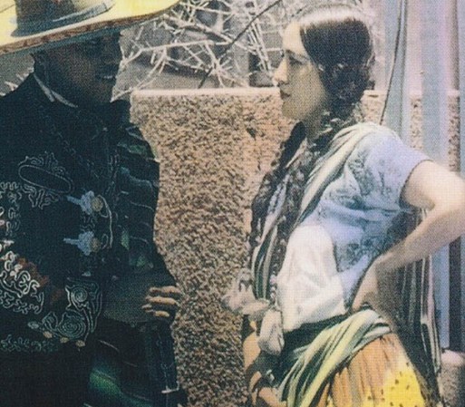 Sin ella la ranchera no sería lo que es. Lucha Reyes fue, nada más y nada menos, que la primera mujer en alcanzar reconocimiento en este género. ¿Su sello personal? Un gran falsete de soprano, por el que aún se la recuerda.