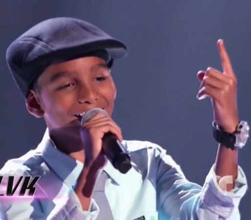 Ezequiel de Nueva York, llegó al escenario de La Voz Kids con el tema "Stand by me". Le gustaría ser un gran artista y poder ayudar a su mamá y a su familia. Por eso escogió a su ídolo Prince Royce como su coach.