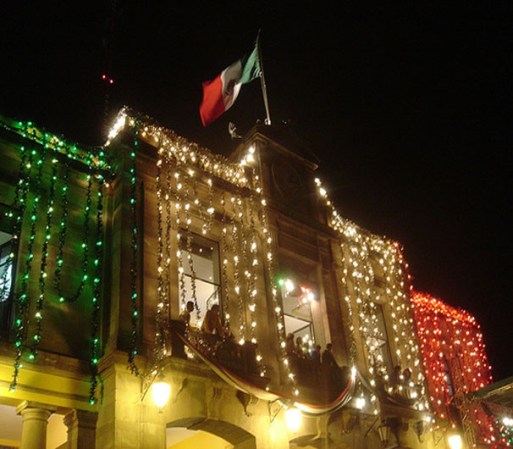 Los principales edificios de Ciudad de México se vuelven aún más imponentes durante las celebraciones de la independencia.