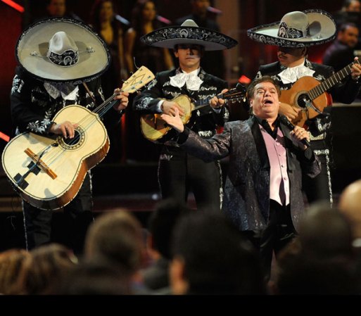 En recuerdo de este personaje adoptó años después, y combinándolo con el de su padre, su nombre artístico Juan Gabriel.