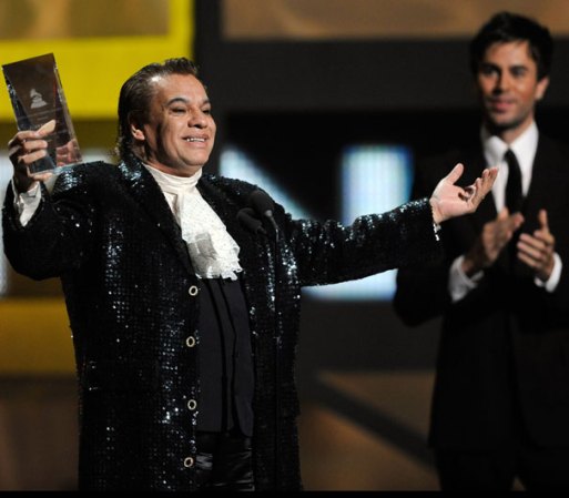 Interpretó géneros como el pop y la balada moderna, en los cuales consiguió ventas millonarias con temas como: Pero qué necesidad (1994), Lentamente (1994), Así fue (1998), Todo está bien (1999), Abrázame muy fuerte (2000).