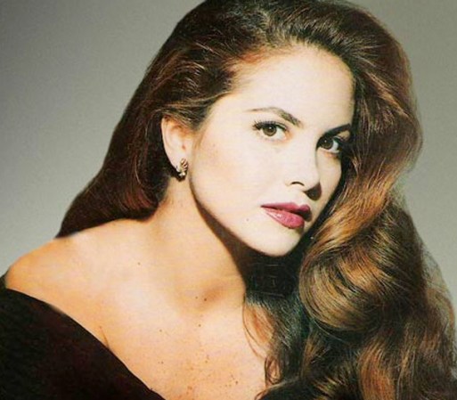 En 1995 graba la telenovela "Lazos de Amor", historia en la que se veía a Lucero interpretar a unas trillizas separadas por un accidente automovilístico.