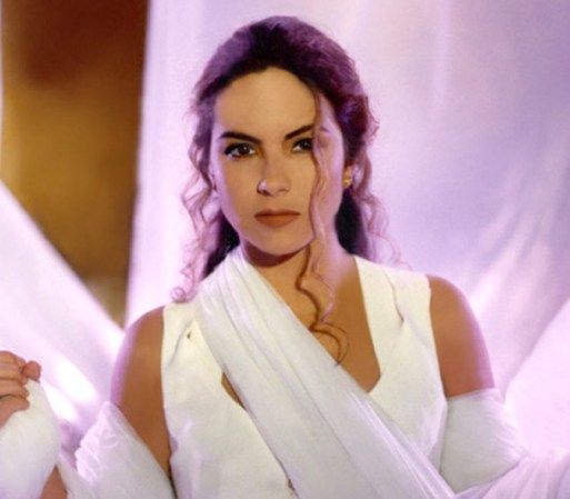 Cuando sacó su disco "Lucero de México" en 1992, colocó en la radio temas como "Llorar", de Joan Sebastian, "Que no quede huella" de Guadalupe Esparza y "Tristes recuerdos".