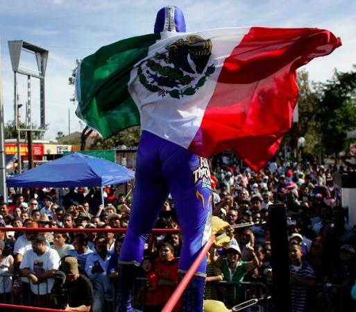 Aunque no es una de las nacionalidades predominantes en Miami, los mexicanos se hacen notar durante esta fiesta.