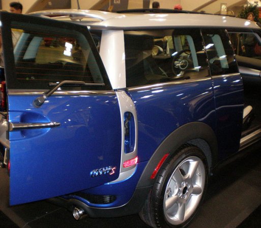 En 1990 se producen 1000 unidades del llamado Cooper RSP (Rover Special Products), un coche que alcanzaba los 150 km/h. En la foto: el Mini Cooper del 2008.