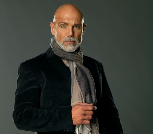 Manuel Landeta es Bernardo del Castillo.