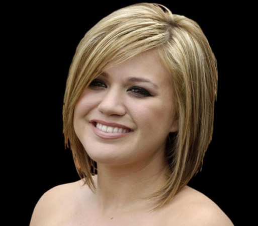 La cantante ganadora de American Idol Kelly Clarkson, apoya la idea del republicano de retirar las tropas estadounidenses que actualmente se encuentran en Irak.