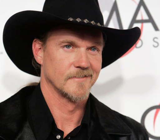 Trace Adkins, cantante del género musical country: “Voy apoyar a Mitt Romney y voy a estar detrás de él y sus convicciones 100%”.
