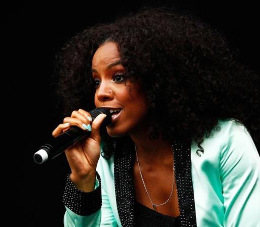 Kelly Rowland espera al 26 de julio para lanzar “Here I Am”, donde encontramos colaboraciones de Lil Wayne, Pitbull y Big Sean, aparte de producciones estelares las de Tricky Stewart, David Guetta o Rico Love, entre otros.