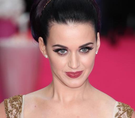 Katy Perry es otra de las firmes candidatas. Sus trabajos evolucionan rápidamente, sus shows son impactantes, sus videoclips osados y su popularidad se expande por los 5 continentes.