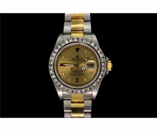 El Servicio de Alguaciles de EE UU ha puesto a la venta más de 300 artículoss de oro y plata en lingotes y monedas, diamantes sueltos, joyas finas y relojes provenientes de incautaciones hechas en casos de delitos federales en todo el país.