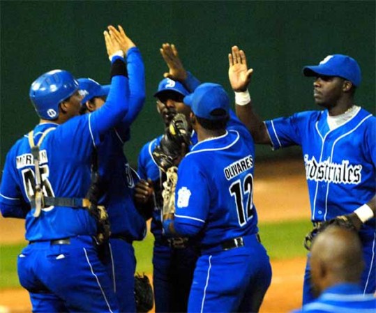 11- Puedes seguir la Serie Nacional de pelota y no se te va la luz.