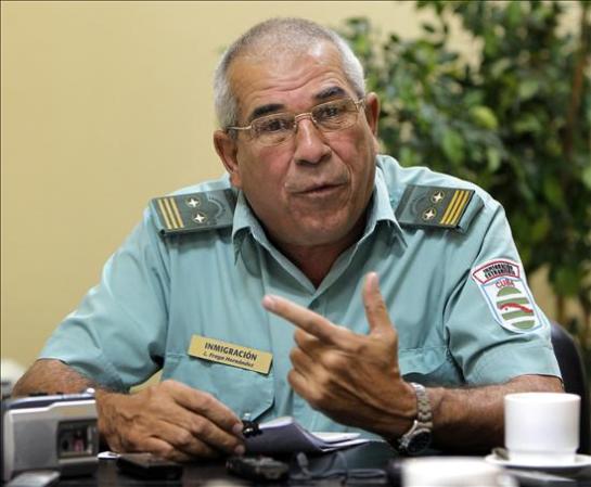 24 SEPTIEMBRE, DE 2013- Los viajes de cubanos al extranjero han alcanzado la cifra de 182.799 desde que el Gobierno de la isla dio luz verde en enero a la reforma migratoria, informó hoy un reportaje de la televisión estatal.
