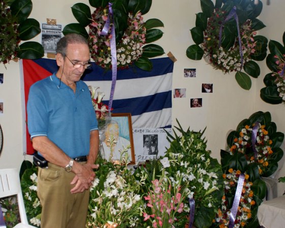 17 DE OCTUBRE, 2012: El expreso político Héctor Maceda recuerda a su esposa Laura Pollán, líder del grupo Damas de Blanco fallecida el 14 de octubre en La Habana a la edad de 63 años. Según el gobierno Pollán sufría de la fiebre del dengue.