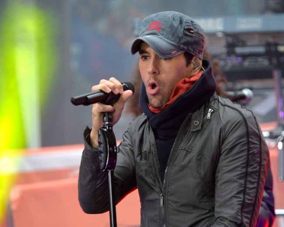 Enrique Iglesias subió la temperatura de sus fans.