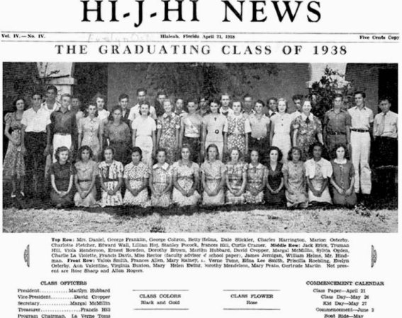 Nota de la graduación que apareció en este periódico local.