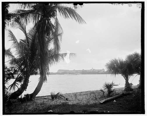 El esplendor y la belleza de una ciudad del sur de la Florida en sus primeros tiempos.