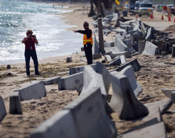 Las playas de Broward a lo largo de la autovía 27 DE NOVIEMBRE, 2012: Las playas paralelas a la autovía A-1-A están sufriendo una enorme erosión que ha generado alarma entre los expertos, especialmente tras el paso de la tormenta tropical Sandy.