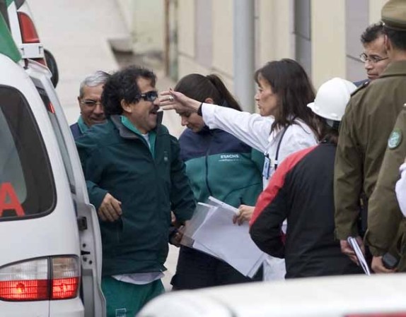 Los mineros fueron transladados a el hospital de Copiapó, para ser examinados y realizar un informe de sus signos vitales.