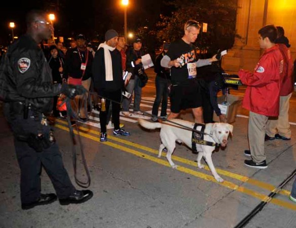 Con alta participación y grandes medidas de seguridad se celebró la maratón de Chicago.