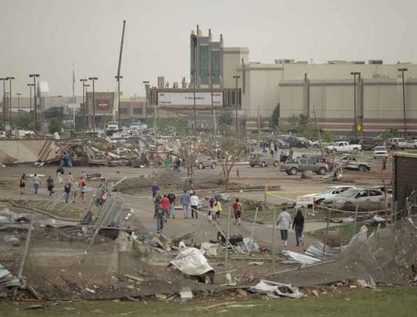 El estado de Oklahoma está de luto tras el paso de un descomunal sistema de tornados que ha costado decenas de vidas.