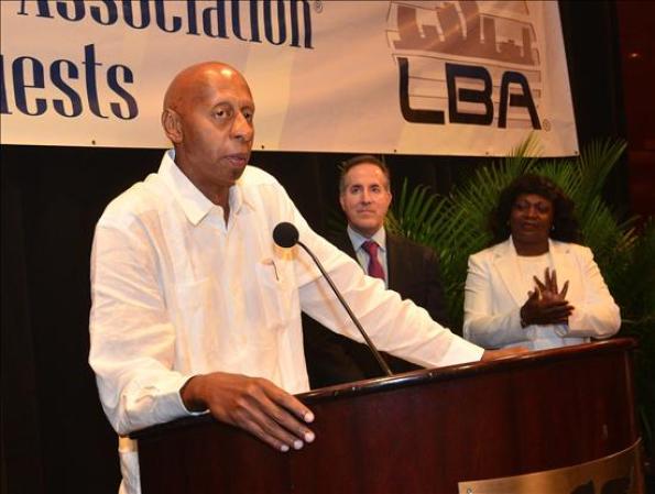27 de junio, 2013: Guillermo Fariñas valoró hoy la reanudación de los diálogos en materia postal y migratoria entre Washington y La Habana, pero pidió a EEUU. que los vincule a que el régimen cubano cumpla con sus obligaciones de derechos humanos.