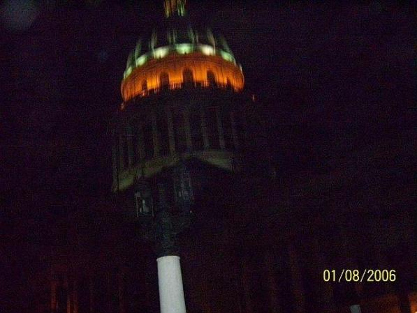 CUPULA DEL CAPITOLIO DE LA HABANA DE NOCHE