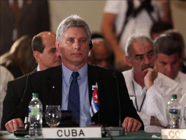 4 DE JULIO, 2013: El primer vicepresidente de Cuba, Miguel Díaz-Canel, consideró hoy que uno de los retos para "perfeccionar" el ejercicio de la prensa en la isla es romper con "el secretismo" de las fuentes de información.