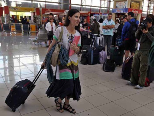 La bloguera disidente cubana Yoani Sánchez llegó este lunes a Brasil, en su primera escala como parte de un recorrido por unos 10 países.