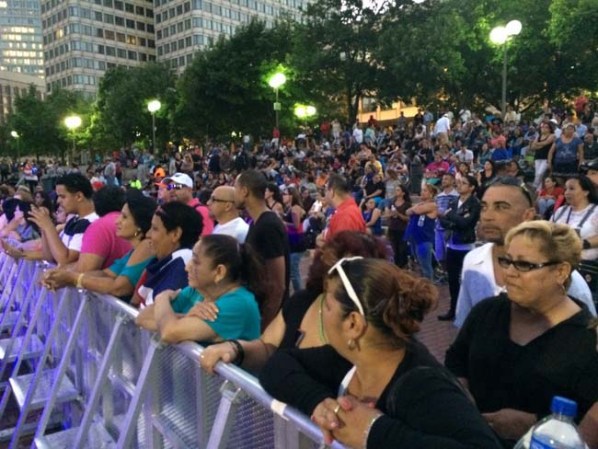 Como cada año el Festival Caliente da la oportunidad de que la familia disfrute al aire libre y te invitamos a que sigas disfrutando de lo que pasó el resto de una noche con sabor latino.