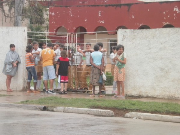 hora de almuerzo en una escuela en cuba. <br /> ¿Quieres compartir fotos como estas? Hazlo aquí <br />