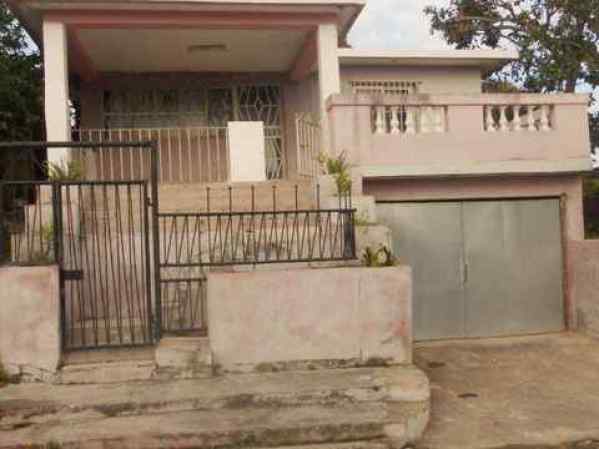 Categoría: Casas en venta<br />Ubicación: Guanabacoa<br />Precio: $37,000<br />Tipo de Vivienda: Casa<br />Cant. de Dormitorios: 2 cuartos<br />Etiquetas: Garaje, Jardín<br />Contacto: 5 277-1439 O 792-9269.