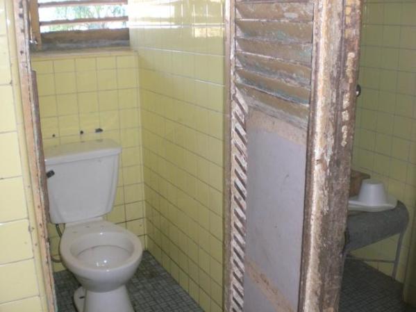 Baño en Hospital-2