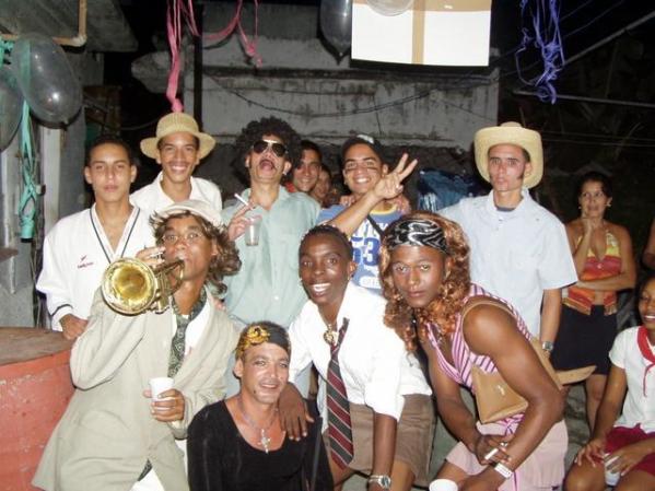 Fiesta en solar de La Habana