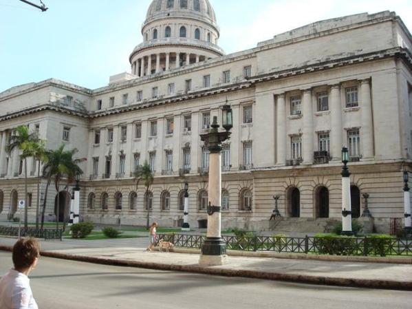 CAPITOLIO - VISTA TRASERA