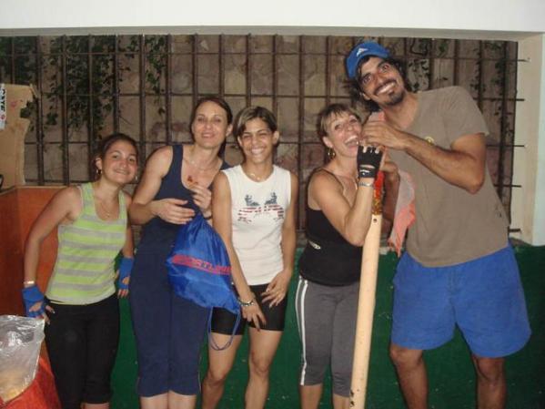 El flaco y su gimnasio de L entre 17 y 19 Vedado.