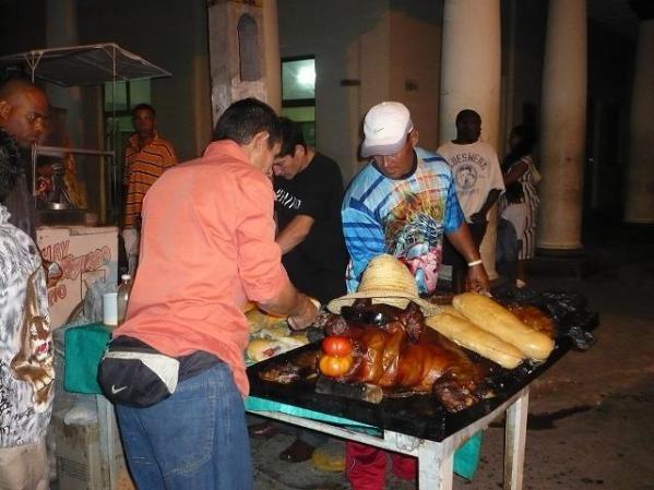 la venta del famoso lechon asado de la calle 39 en gerona.