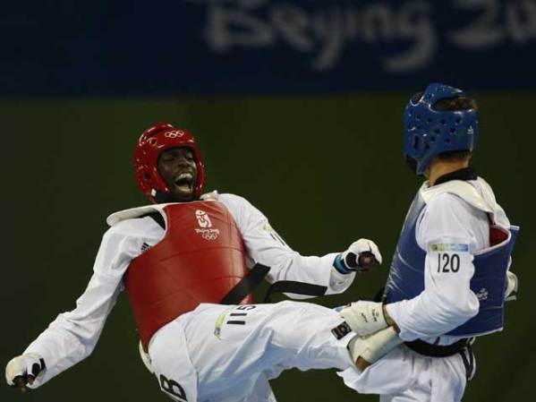 El cubano Angel Matos peleaba contra el kazajo Arman Chilmanov en la división de más de 80 kilos.