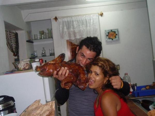 COMIENDO PUERCO QUE RICO ,ORLYGABRIEL@HOTMAIL.COM