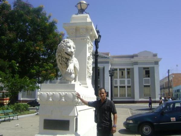 Leones del parque marti. Cienfuegos