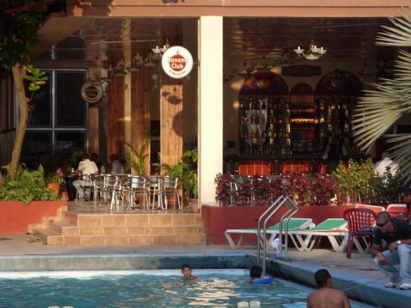 hotel pernik, holguin