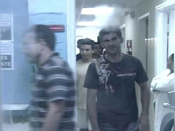Los cubanos que pisan suelo estadounidense son aceptados en el país y al año pueden recibir un permiso de trabajo y otros beneficios.