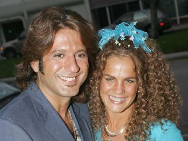 Los dos se casaron el 19 de febrero de 2004.