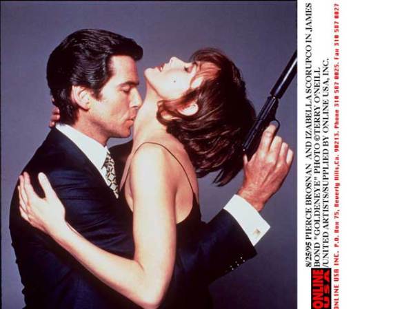 Izabella Scorupco, la primera chica Bond polaca hizo de rusa en "GoldenEye" (1995).