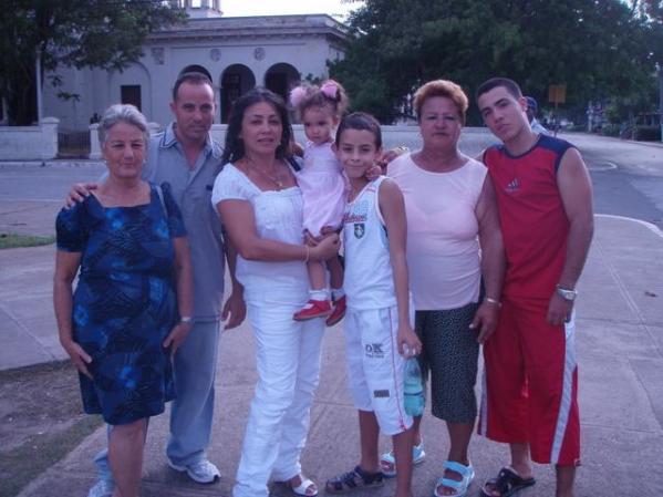 con mi familia en el parke isla de la juventud
