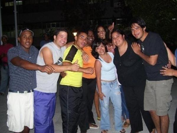 argentinos y cubanos juntos en la esc orlando gutierrez perez de la isla de la juventud