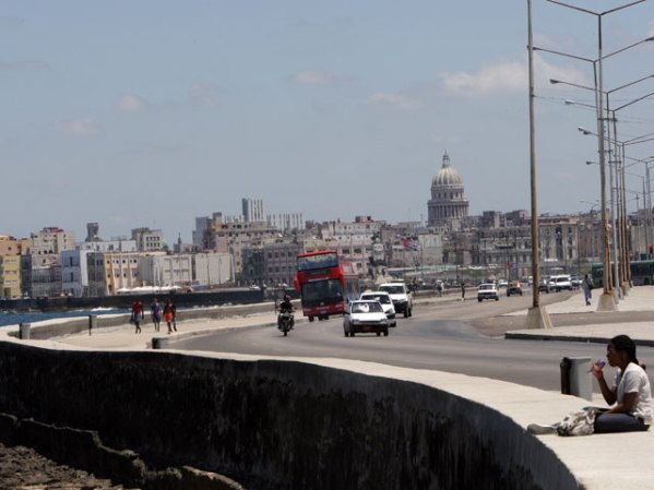 Tránsito en el Malecón.