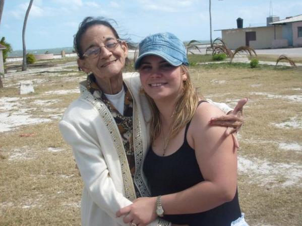 con mi mama,en cuba.