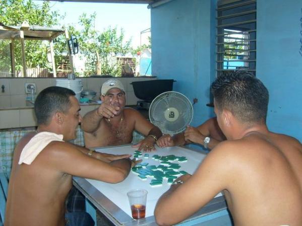 buena mesa de domino